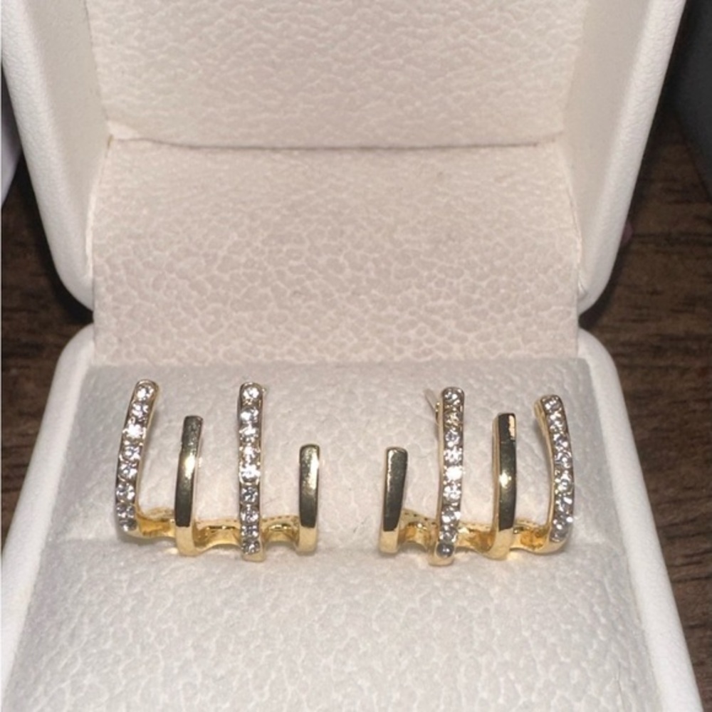 14k Vermeil New Absolutely gold row diamond 💎 Earrings